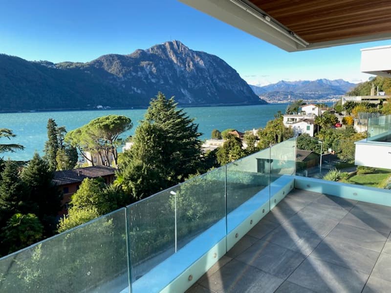 Fabulous attic with beautiful covered terrace and enchanting panoramic view of the lake (2)