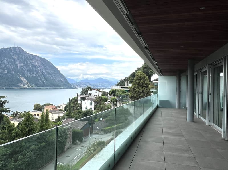 Attic apartment with 4.5 rooms and splendid lake view (3)