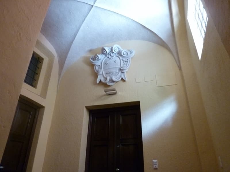 Beautiful Apartment in a Historic Palace (12)