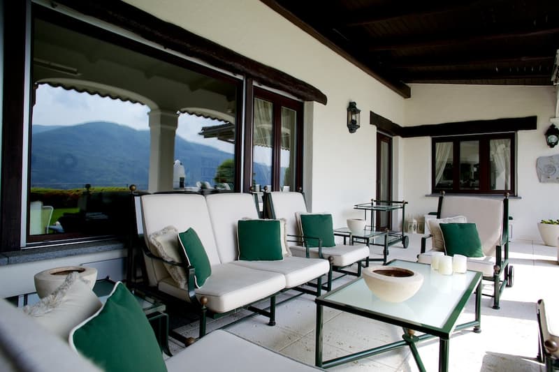 VILLA CON CHARME E VISTA APERTA SUL LAGO DI LUGANO (6)