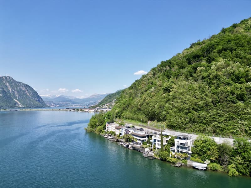 PRESTIGIOSA VILLA SULLE SPONDE DEL LAGO, CON DARSENE PRIVATE (12)