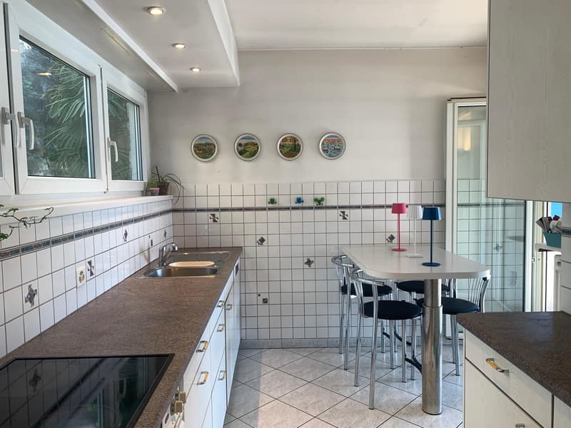 PRESTIGIOSA VILLA SULLE SPONDE DEL LAGO, CON DARSENE PRIVATE (5)