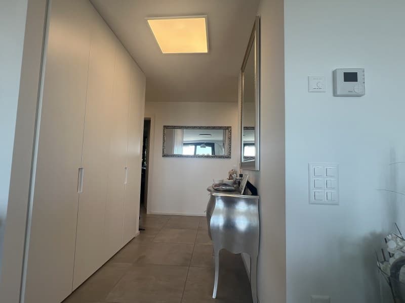 Moderne 4.5-Zimmer-Wohnung in Wohngegend (7)