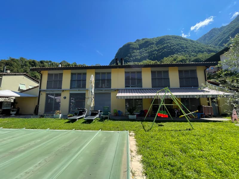 VILLA BIFAMILIARE CON GRANDE GIARDINO (10)