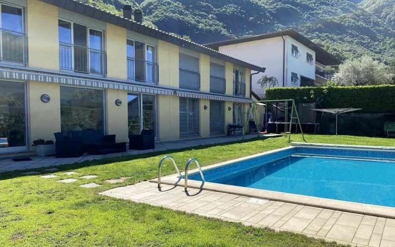 VILLA BIFAMILIARE CON GRANDE GIARDINO (2)