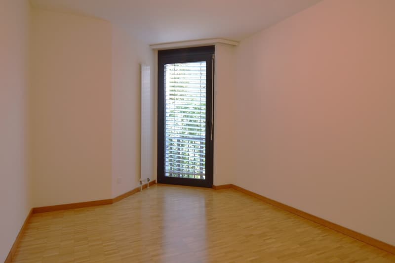 APPARTAMENTO 5.5 LOCALI DUPLEX CON TERRAZZA IN PICCOLO CONTESTO NEL VERDE (13)