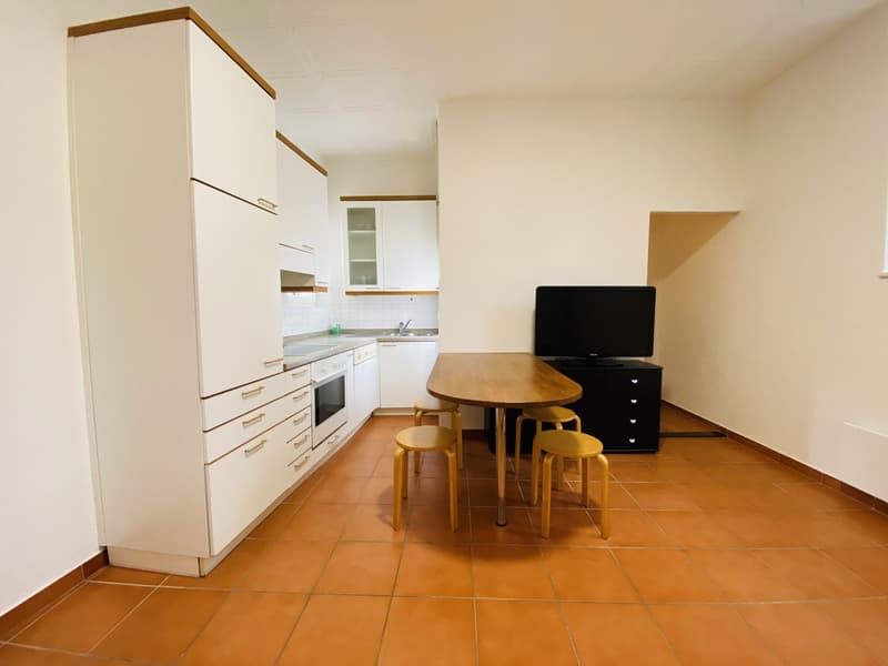 RISERVATO-FASZINIERENDES APPARTMENT 2.5 ZIMMER IM HERZEN DES HISTORISCHEN KERNGEBIETS (4)