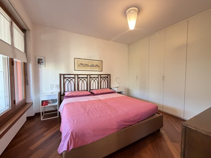 ÉLÉGANT ET CONFORTABLE 2.5 PIÈCES, DIRECTEMENT SUR LE LAC (9)
