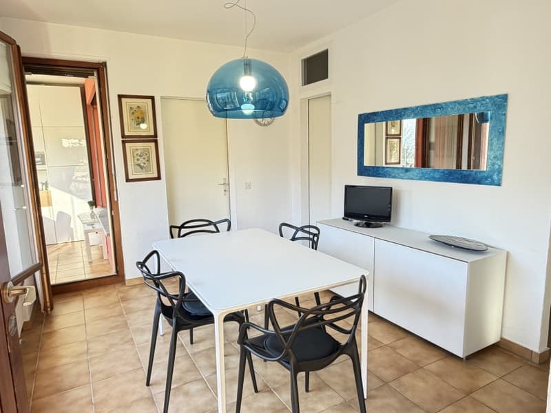 ÉLÉGANT ET CONFORTABLE 2.5 PIÈCES, DIRECTEMENT SUR LE LAC (6)