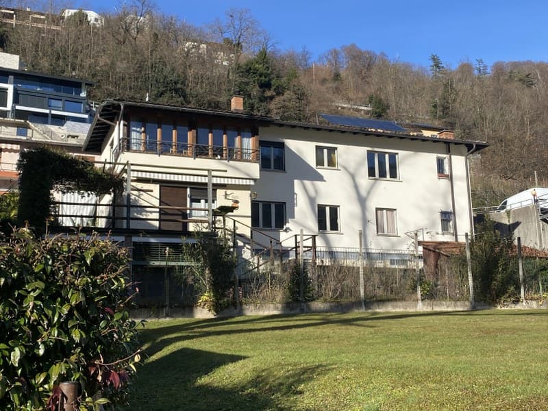 NEUER PREIS - EINZIGARTIGE GELEGENHEIT - GROSSES EINFAMILIENHAUS - 5,5 ZIMMER MIT GARTEN (2)