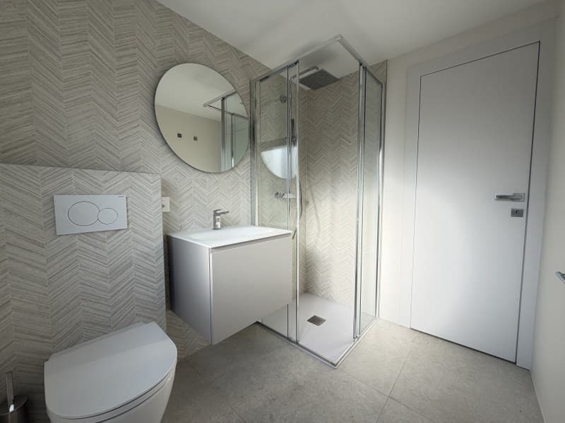 STUDIO IN ELEGANTLY RENOVATED BUILDING (4)