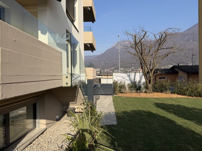 STUDIO IN ELEGANTLY RENOVATED BUILDING (6)