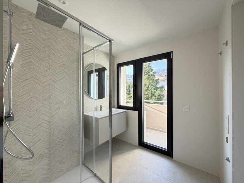 APPARTAMENTO ATTICO 4.5 LOCALI CON VISTA LAGO IN ELEGANTE PALAZZINA (11)