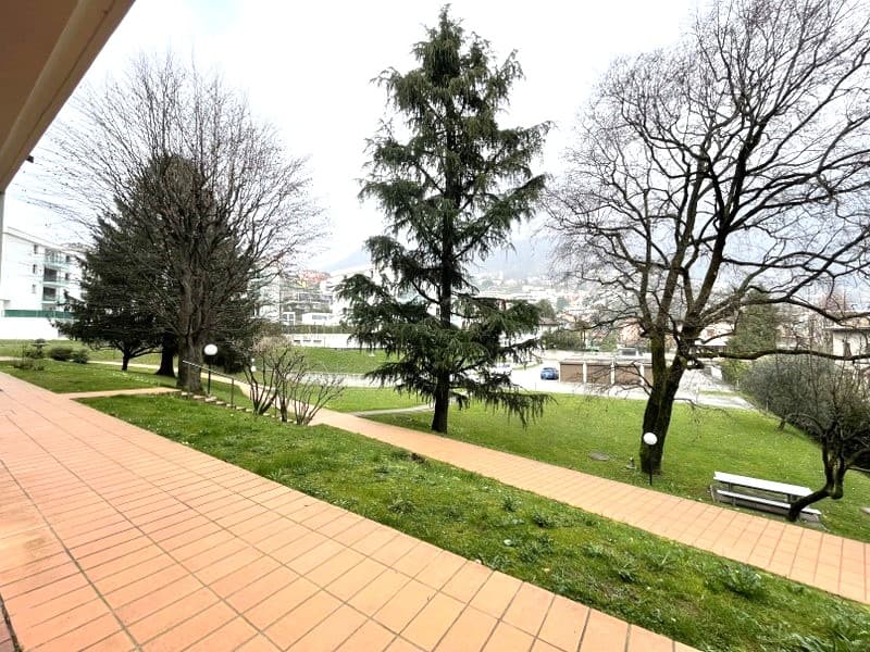 LUMINOSO DUPLEX DI 4.5 LOCALI CON BALCONI E VISTA APERTA SULLE COLLINE CIRCOSTANTI. (13)