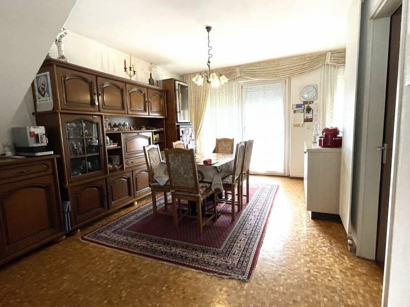 BRIGHT 4.5-ROOM DUPLEX WITH BALCONIES AND OPEN VIEW OF THE SURROUNDING HILLS. (5)