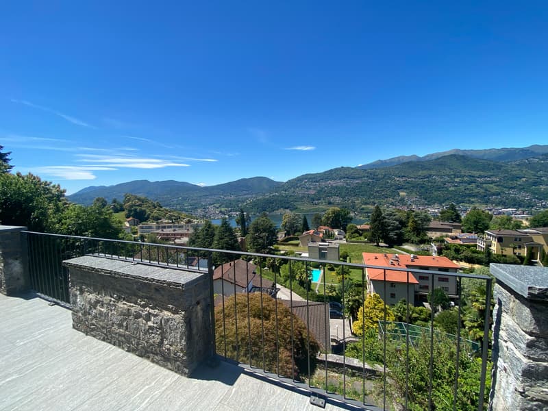 ELEGANTE CASA CON VISTA LAGO NEL CUORE DELLA COLLINA D'ORO (4)
