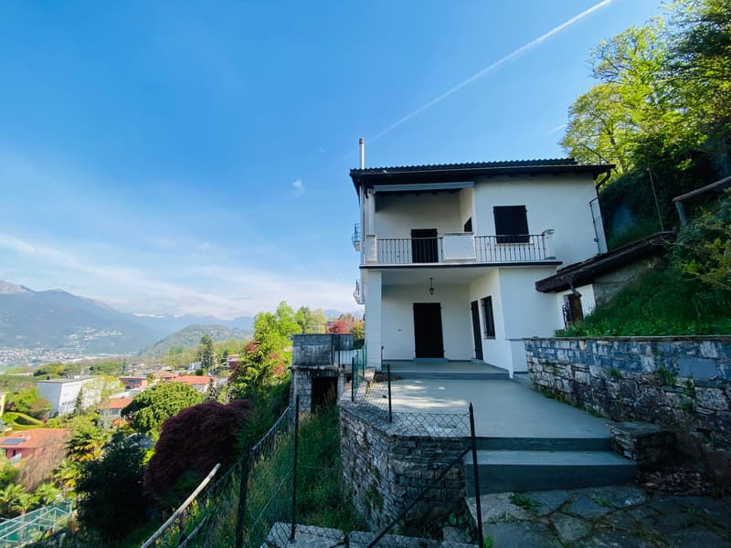 ELEGANTE CASA CON VISTA LAGO NEL CUORE DELLA COLLINA D'ORO (7)