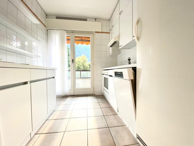 APARTMENT OF 4.5 ROOMS IN RESIDENCE DIRECTLY ON THE LAKE (8)