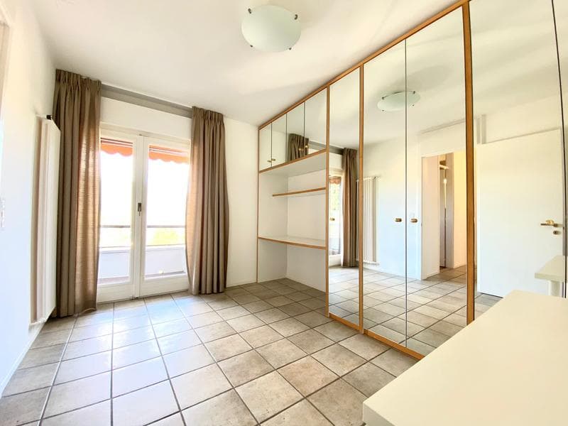 APARTMENT OF 4.5 ROOMS IN RESIDENCE DIRECTLY ON THE LAKE (6)