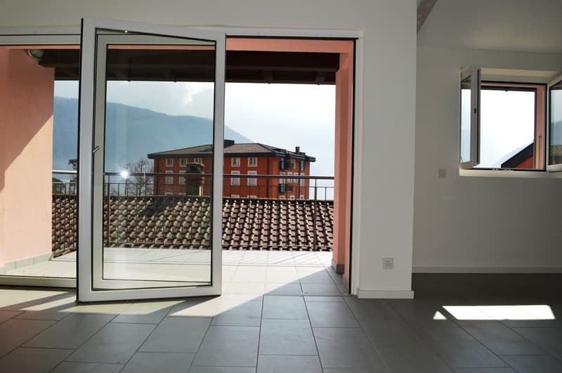 CASA DI NUCLEO COMPLETAMENTE RISTRUTTURATA CON TERRAZZA (3)
