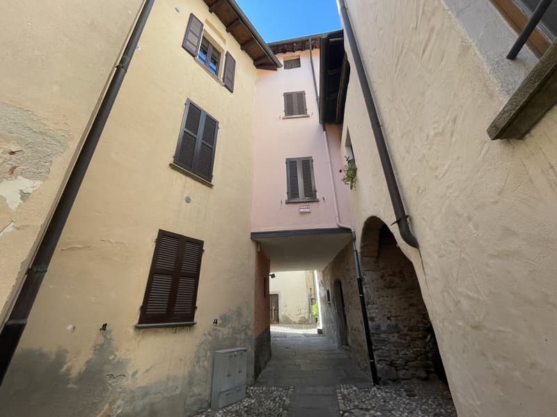 CASA D'EPOCA NEL NUCLEO (3)