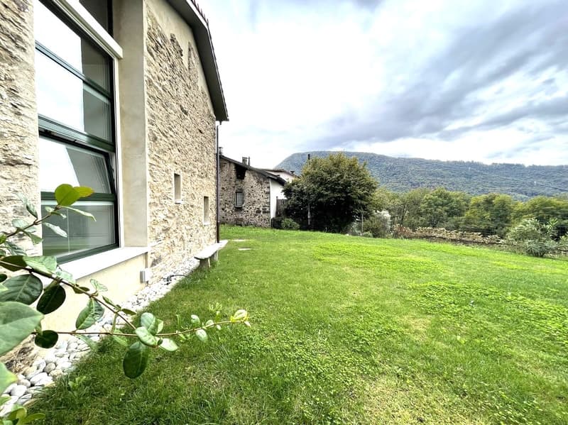 SPLENDIDO RUSTICO RISTRUTTURATO CON GIARDINO PRIVATO E VISTA PANORAMICA (13)