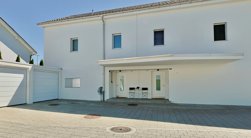 Well-maintained home with comfort, garden, and pergola (2)