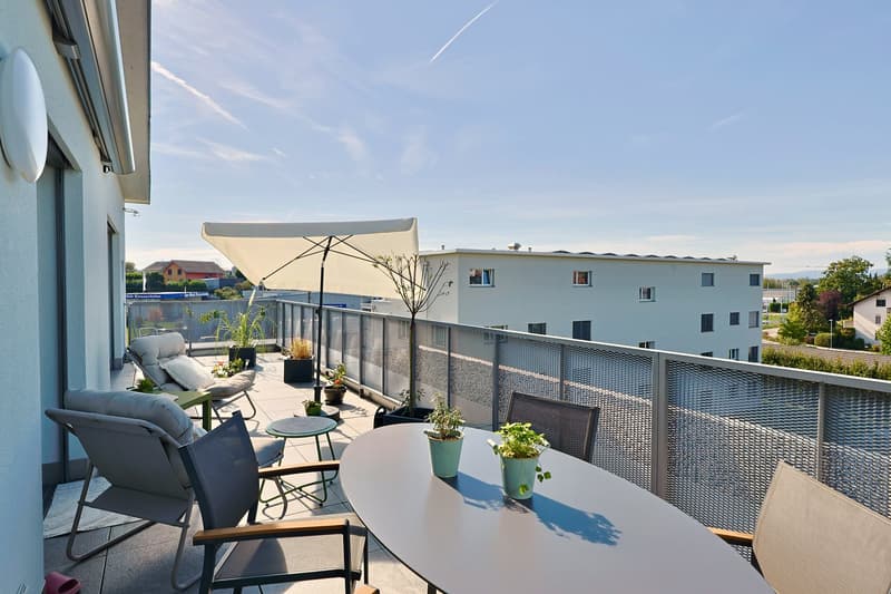 Imposante Attikawohnung mit grosser Terrasse – modern, ruhig und nachhaltig (10)