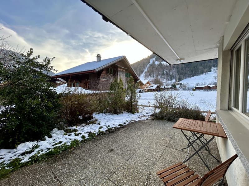 Appartamento di residenza secondaria moderno nel centro di Gstaad (12)