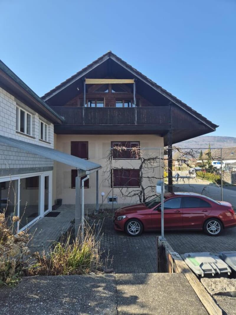 Maison d'habitation avec espace commercial sur réserve de terrain à bâtir (1981 m2) (2)