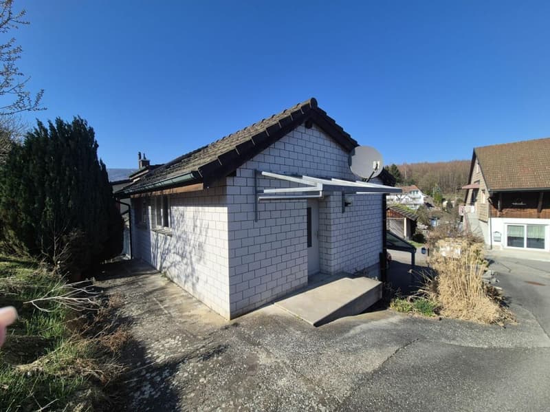 Maison d'habitation avec espace commercial sur réserve de terrain à bâtir (1981 m2) (4)