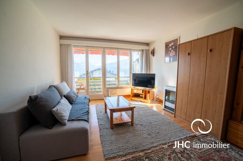 Charming 2.5-room apartment with a view in Randogne (Crans-Montana) (1)