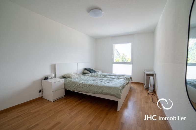 Modern 3.5-room apartment with balcony and two parking spaces in the heart of Vouvry (6)
