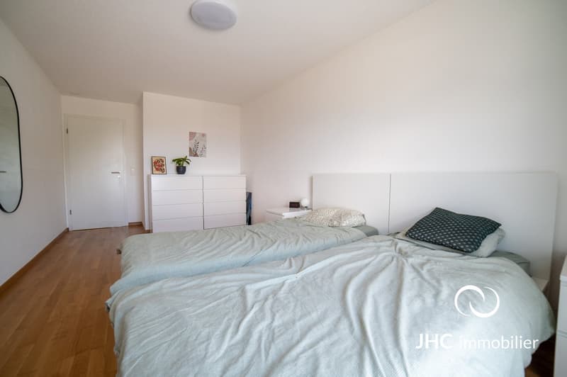 Modern 3.5-room apartment with balcony and two parking spaces in the heart of Vouvry (7)