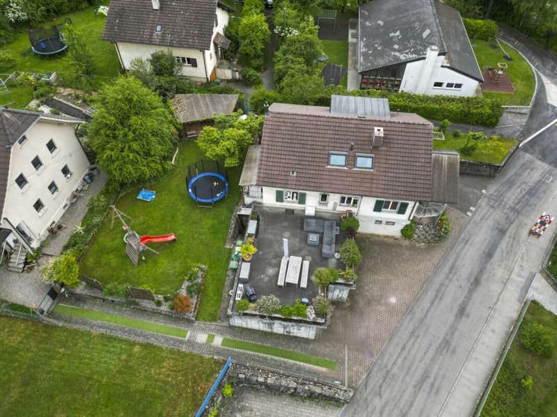 Zweifamilienhaus: Viel Platz, viel Potential (2)