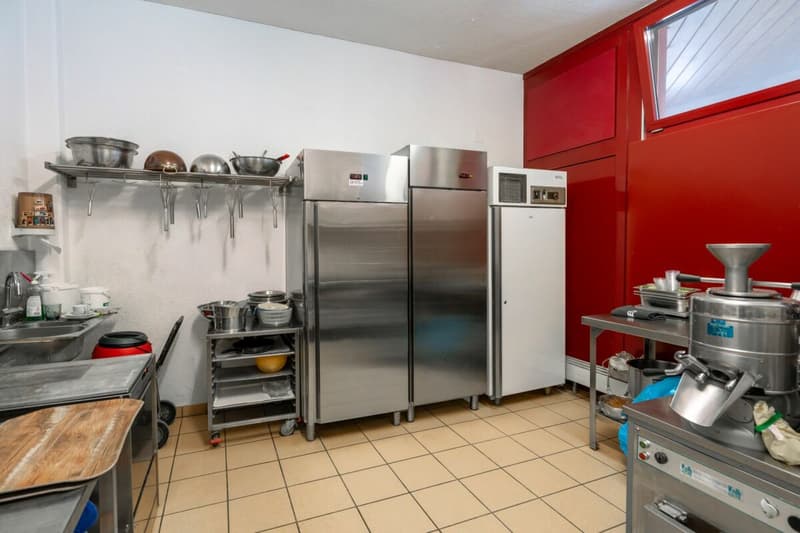 Boulangerie établie avec potentiel de réutilisation dans le centre du village de Welschenrohr (12)