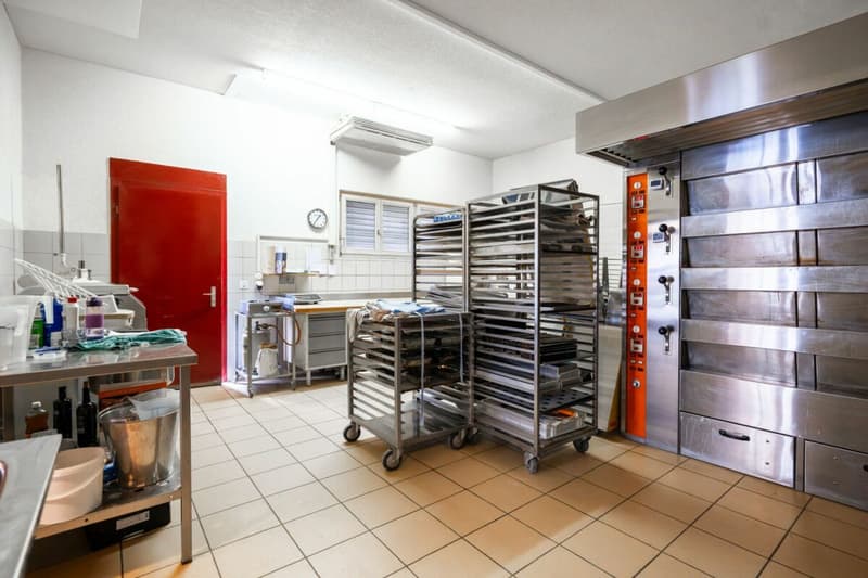 Boulangerie établie avec potentiel de réutilisation dans le centre du village de Welschenrohr (13)