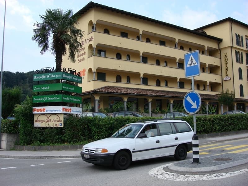 Vendesi, Negozio, 6616 Losone, Rif. Negozio no. 3 (4)