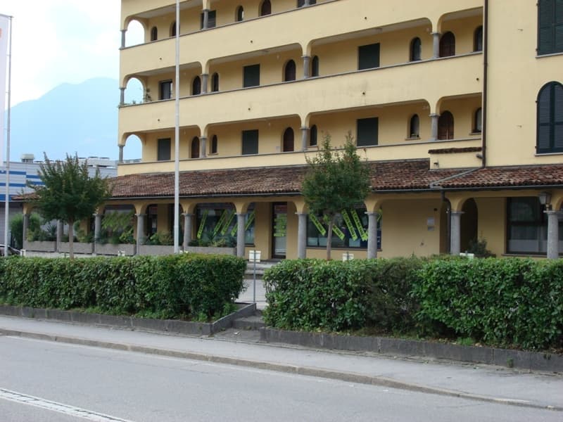 Vendesi, Negozio, 6616 Losone, Rif. Negozio no. 3 (2)