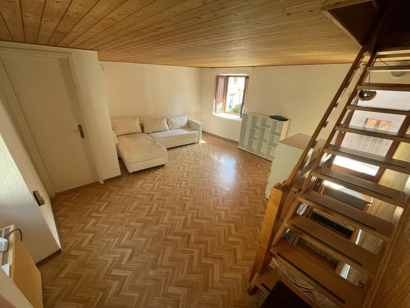 Vendesi casa unifamiliare di 3.5 locali su 3 piani a Solduno (5)