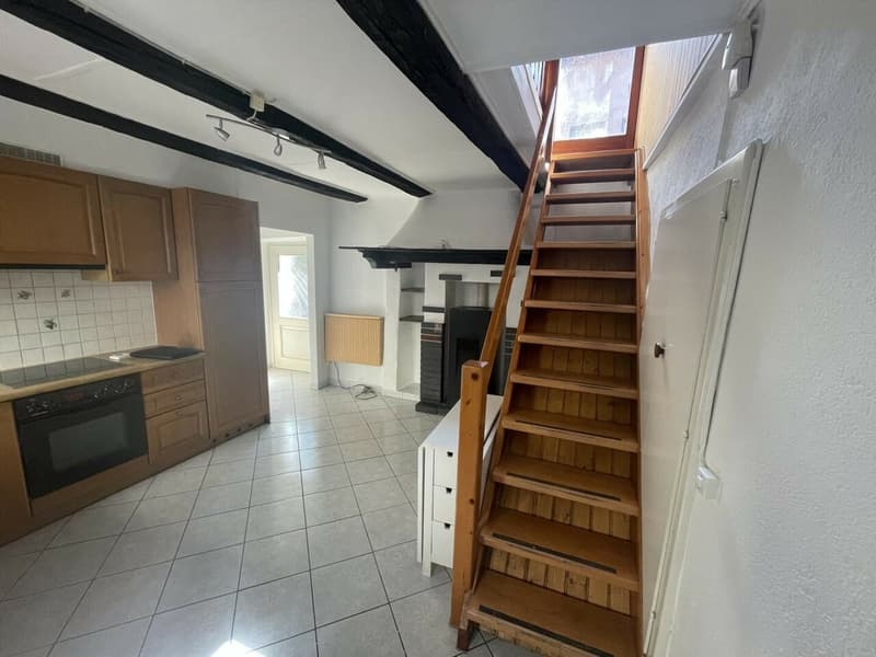 Vendesi casa unifamiliare di 3.5 locali su 3 piani a Solduno (4)