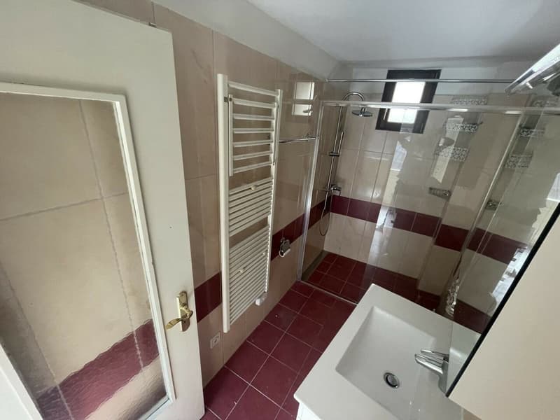 Vendesi casa unifamiliare di 3.5 locali su 3 piani a Solduno (6)