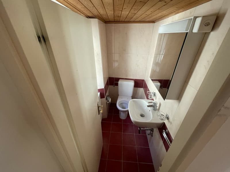 Vendesi casa unifamiliare di 3.5 locali su 3 piani a Solduno (8)