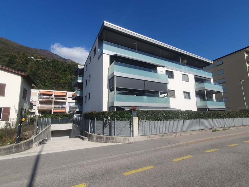 Sale of parking space in garage (2)