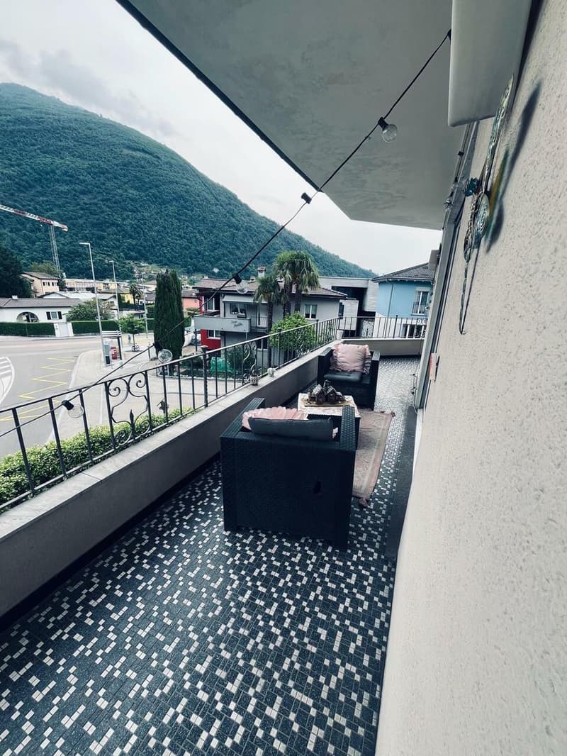 5.5-room apartment for sale on the first floor in a semi-detached house (2)