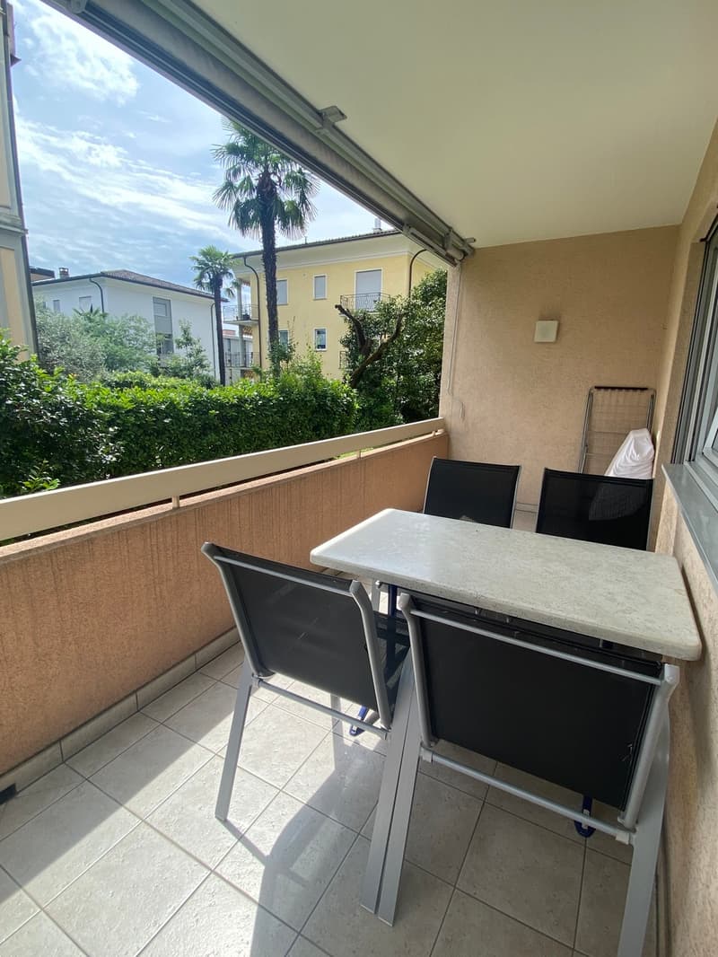 Apartment with 2.5 rooms for sale in Muralto, renovated (6)