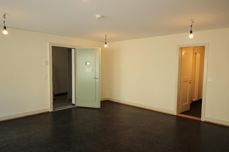 Between Old Town and Aare: Your new studio (2)