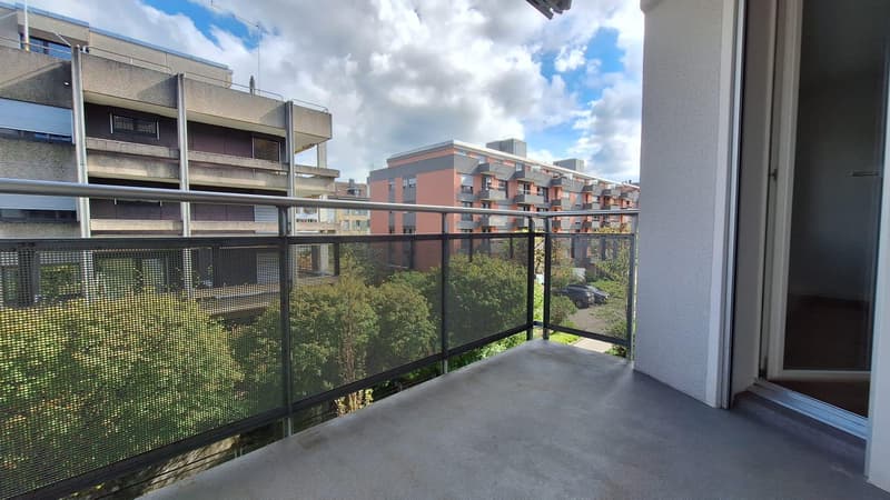 Modern and central living in the popular Länggass quarter! (6)