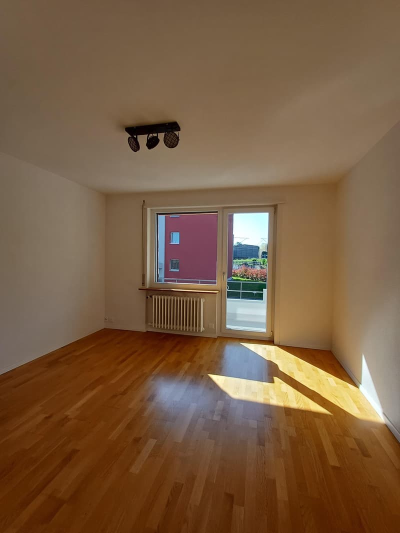 Moderne und helle 2.5 Zimmerwohnung an zentraler Lage! (5)