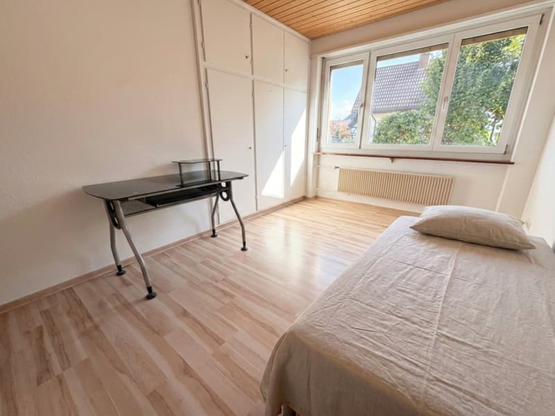 Grosszügige 5.5-Zimmer-Gartenwohnung mit Wintergarten, Cheminée und Parkplatz (7)
